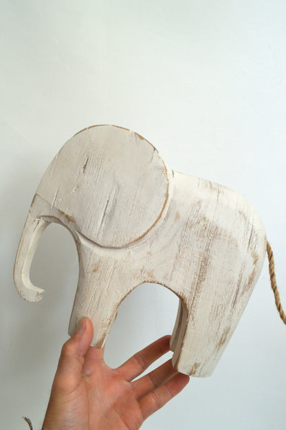 Éléphant en bois