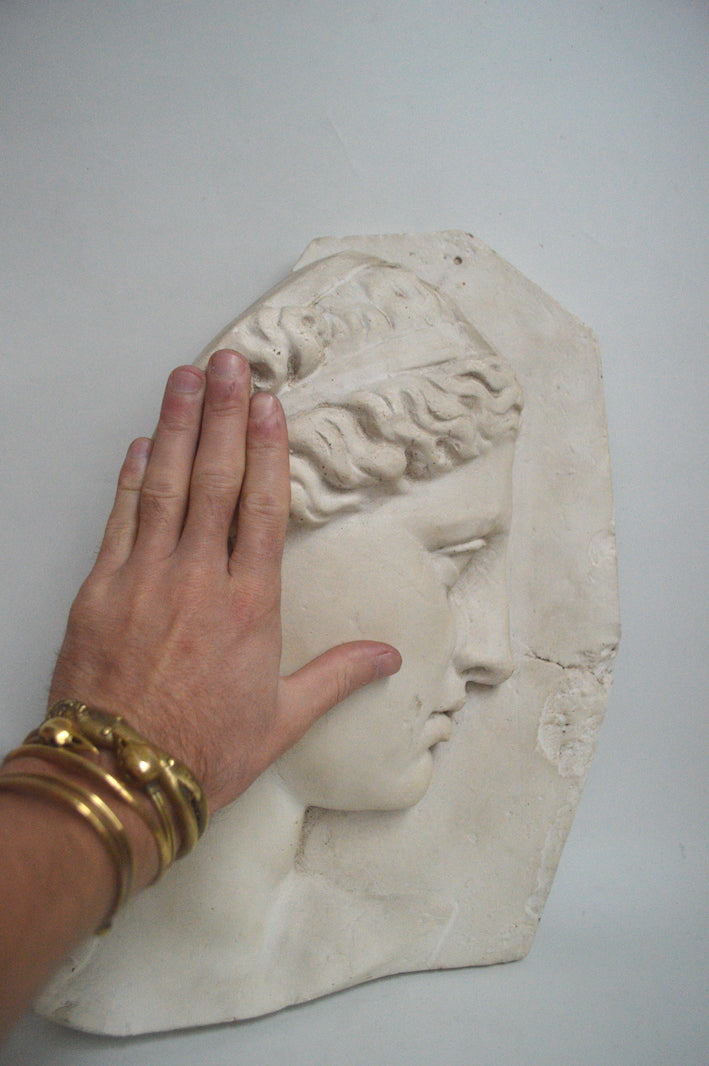 Visage Antique en relief