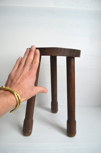 ancien-tabouret-en-bois