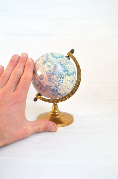 globe-vintage-en-laiton