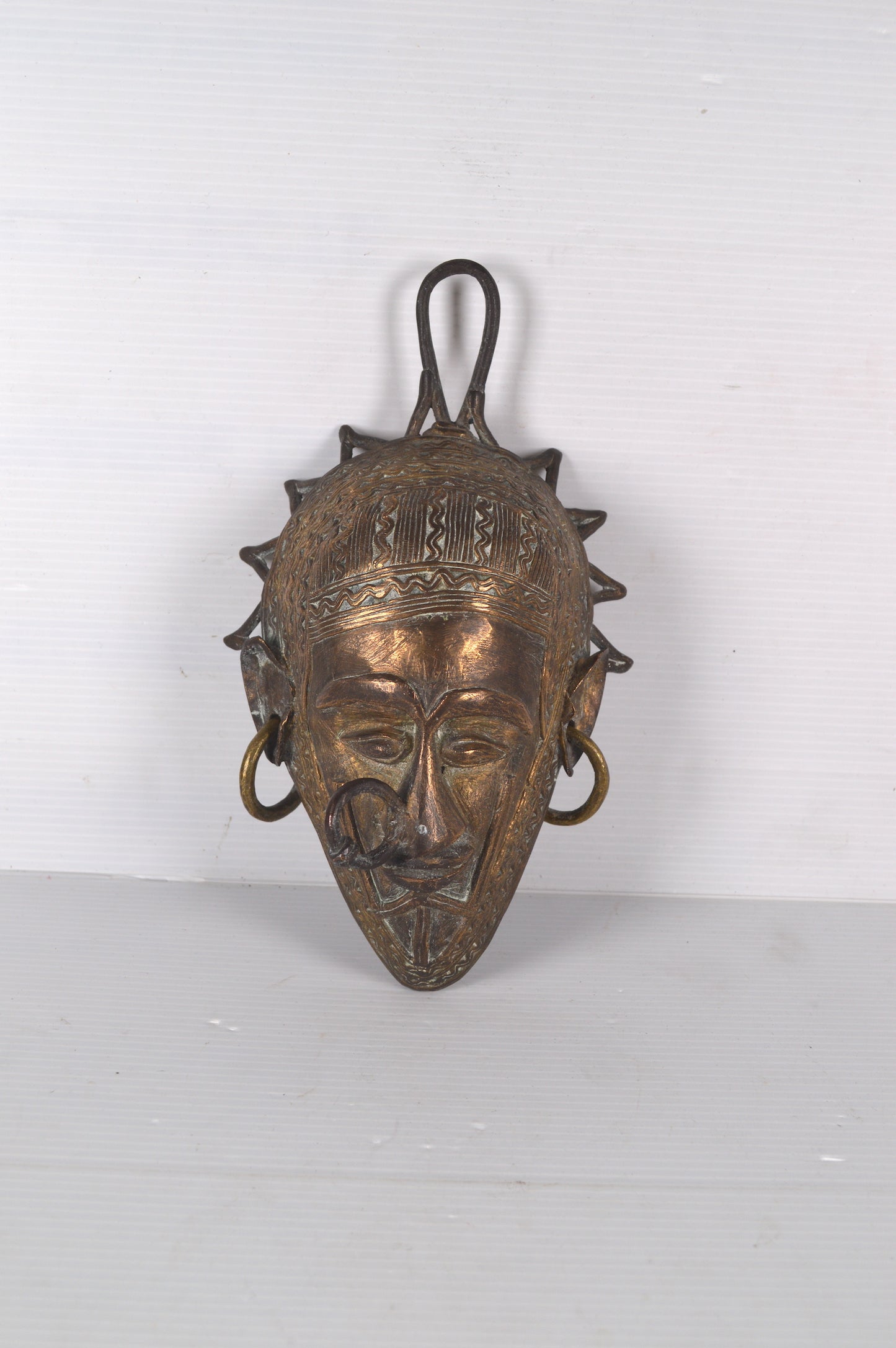 masque-africain-en-bronze